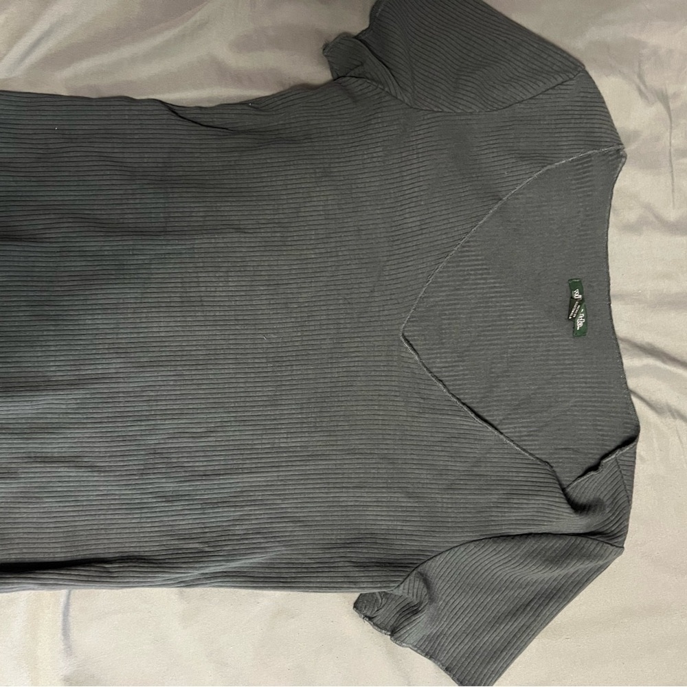 Gray Cropped V-neck
